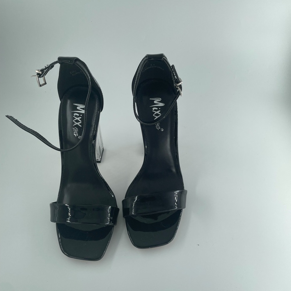 Mixx Schuz sandals